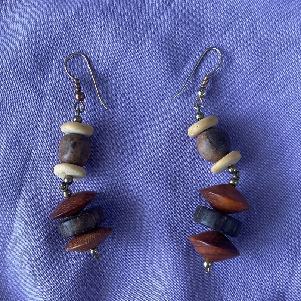 Vtg Boho Artsy Wood Bead and Disk Necklace + Earrings Set (80’s) - Picture 2 of 7